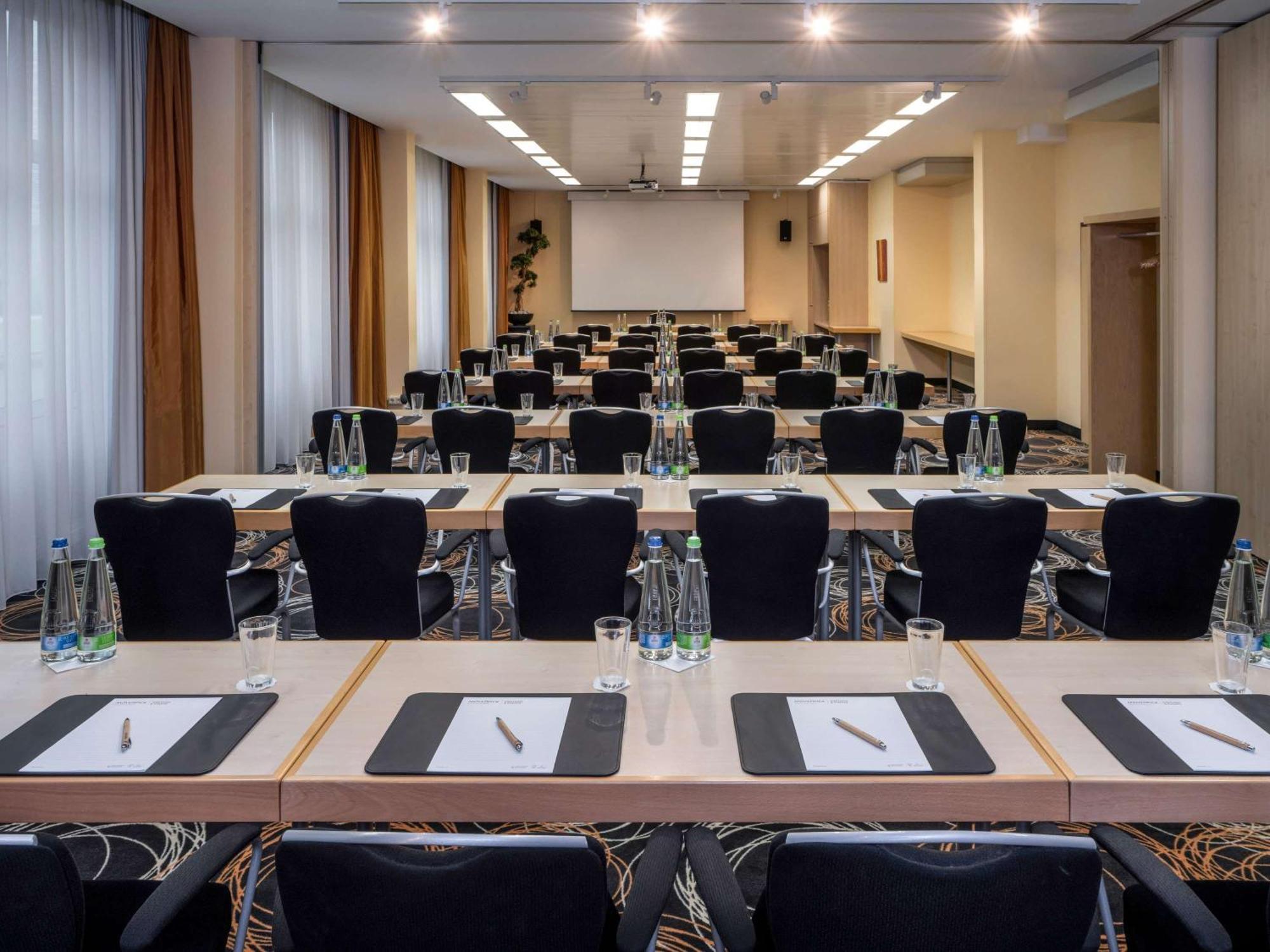 Moevenpick Hotel Nuernberg Airport Ngoại thất bức ảnh