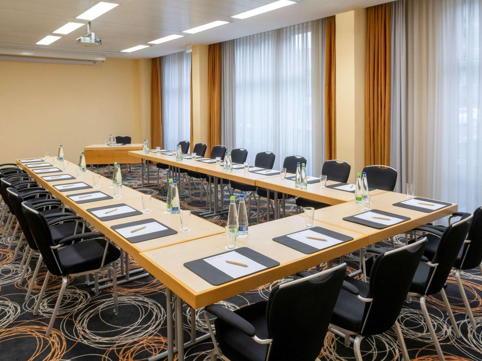 Moevenpick Hotel Nuernberg Airport Ngoại thất bức ảnh