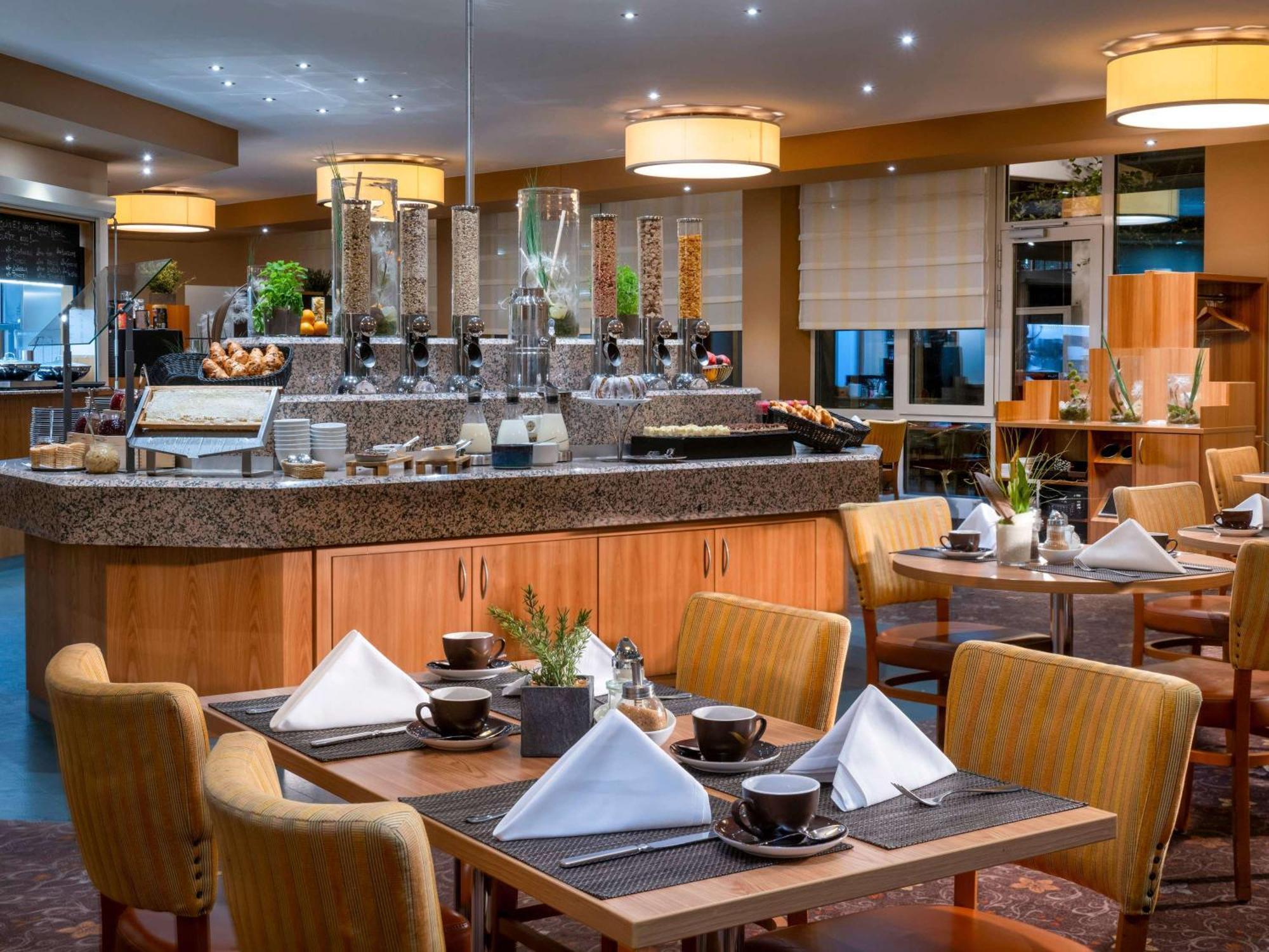 Moevenpick Hotel Nuernberg Airport Ngoại thất bức ảnh